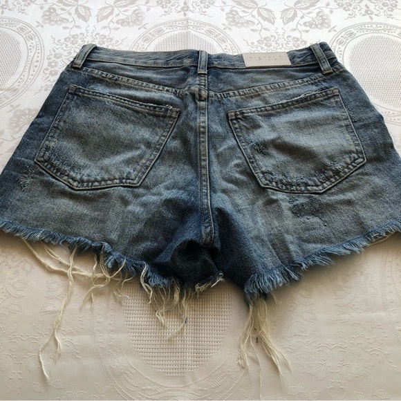 Pistola Jeans Denim Shorts Women’s Size 26 Blue Ripped Distressed Metal Chain - Picture 14 of 16